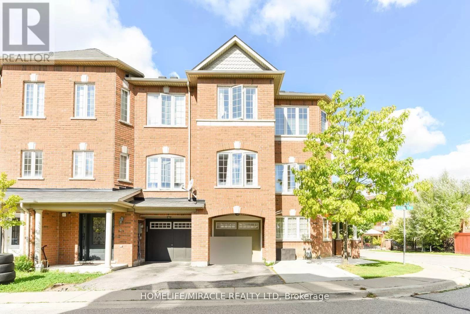 Row / Townhouse for rent: 2 October Place, Brampton, Ontario L6Y 0R6