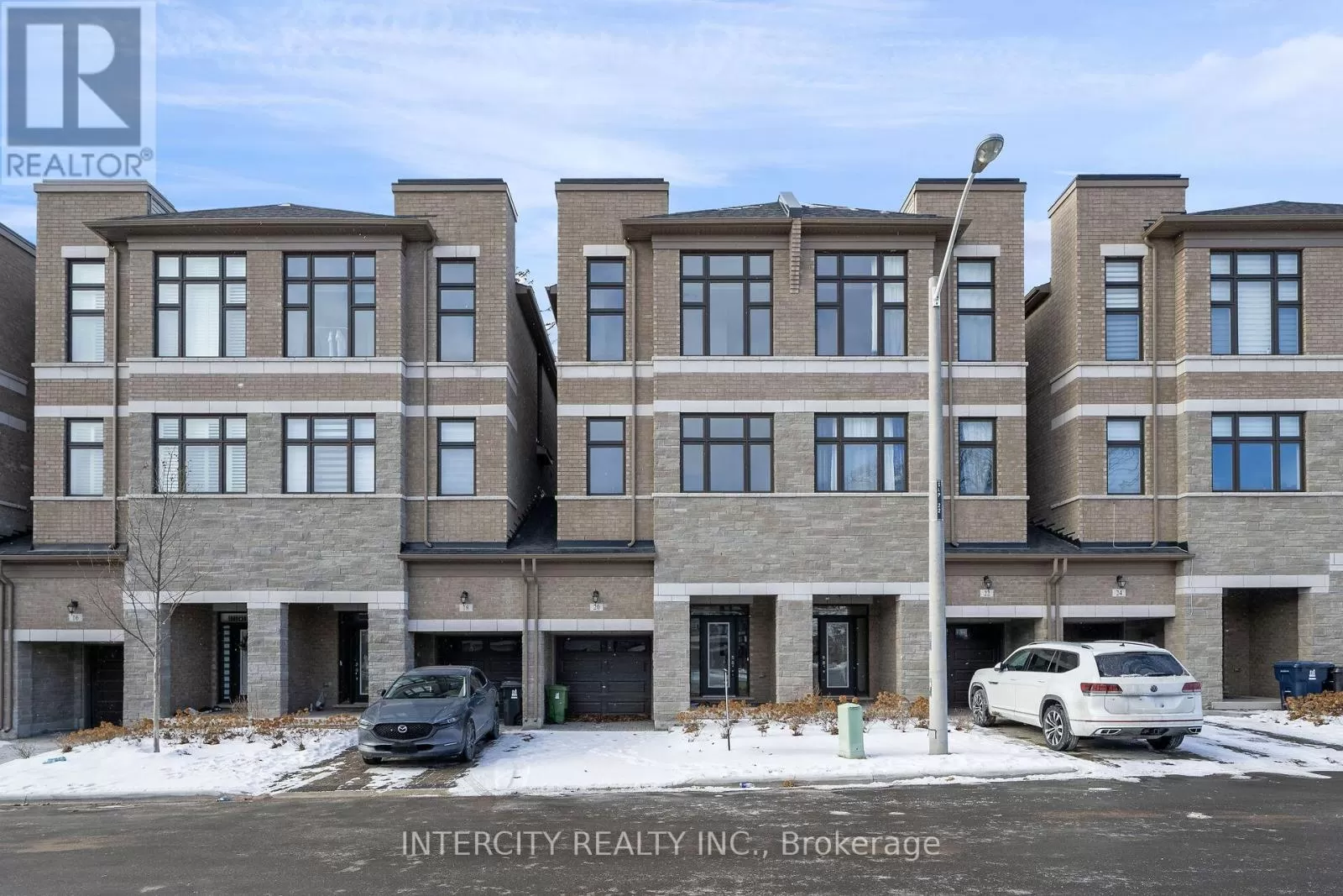 Row / Townhouse for rent: 20 Tarmola Park Court, Toronto, Ontario M9L 2L1