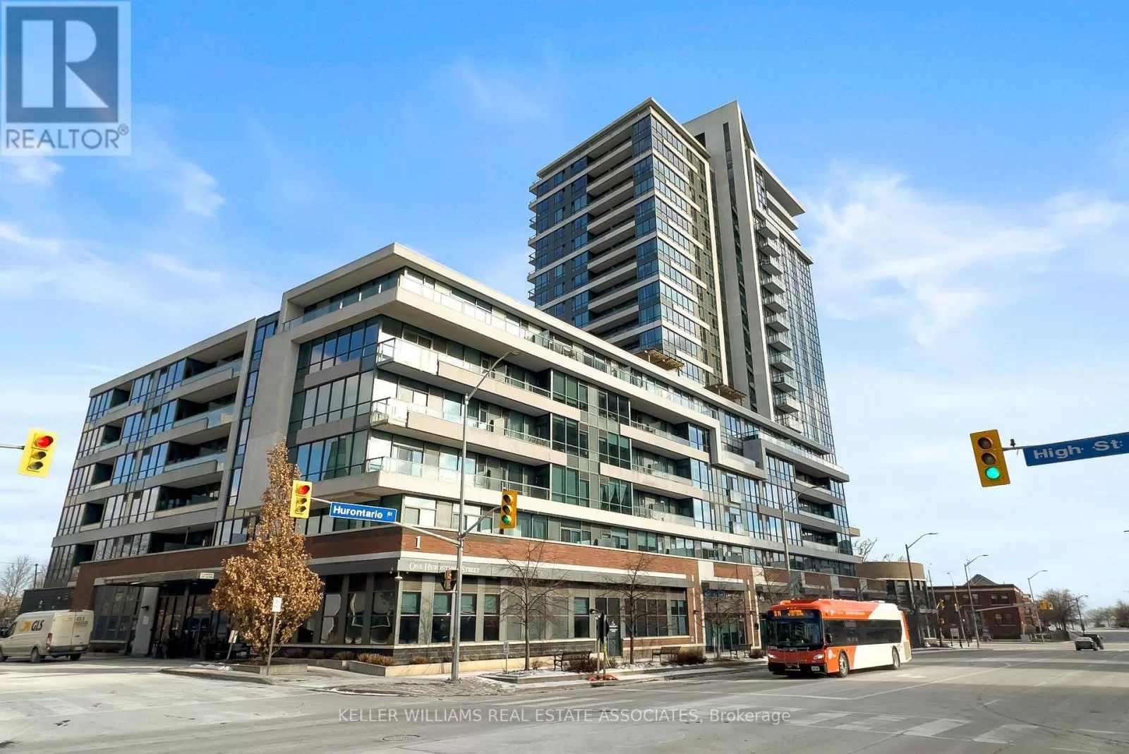 Apartment for rent: 2003 - 1 Hurontario Street, Mississauga, Ontario L5G 0A3