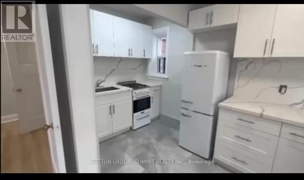 Apartment for rent: 201 - 98 Vaughan Road E, Toronto, Ontario M6C 2M1