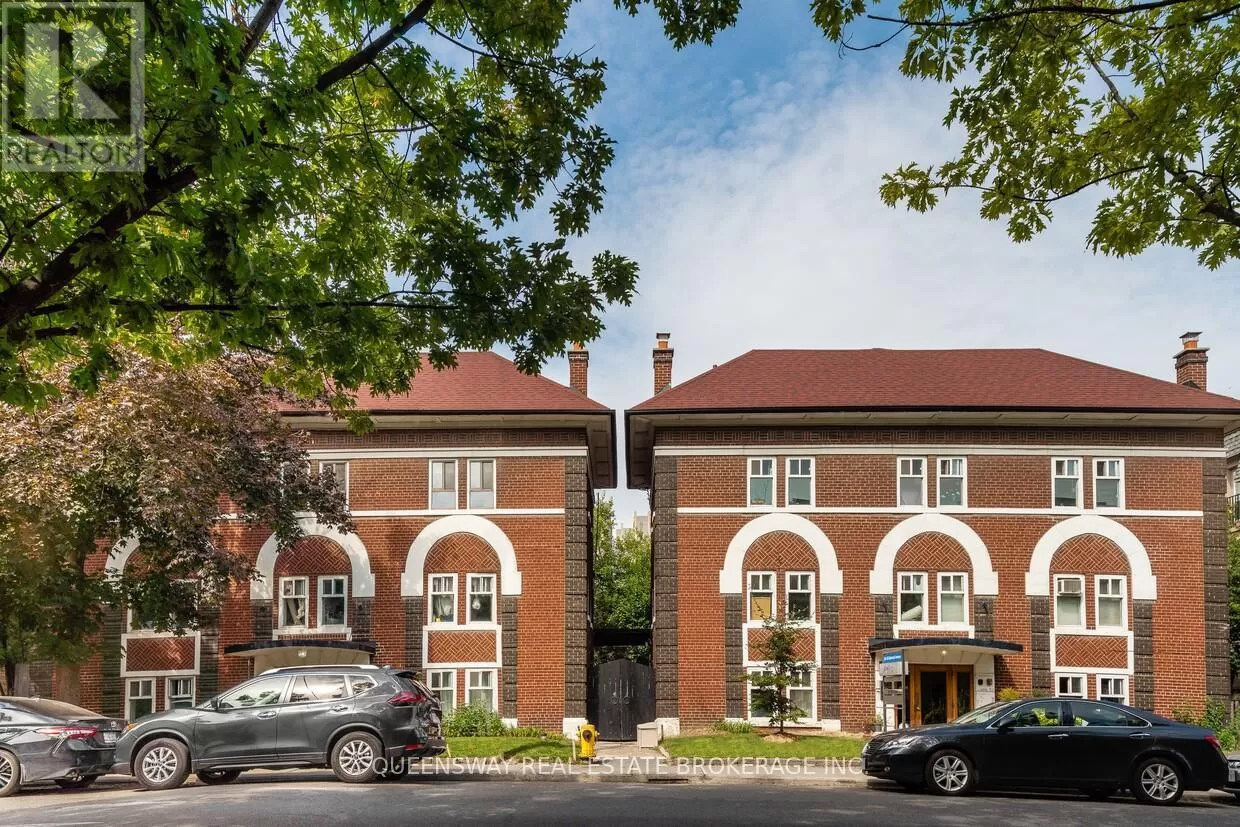 Other for rent: 202 - 28 Balmoral Avenue, Toronto, Ontario M4V 1J4