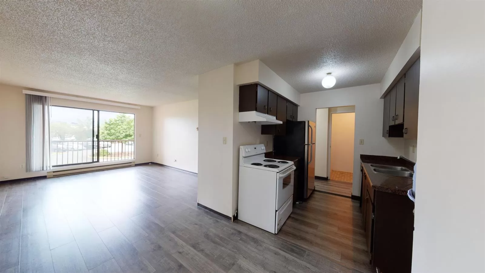 Apartment for rent: 202 45598 Mcintosh Drive, Chilliwack, British Columbia V2P 7J3