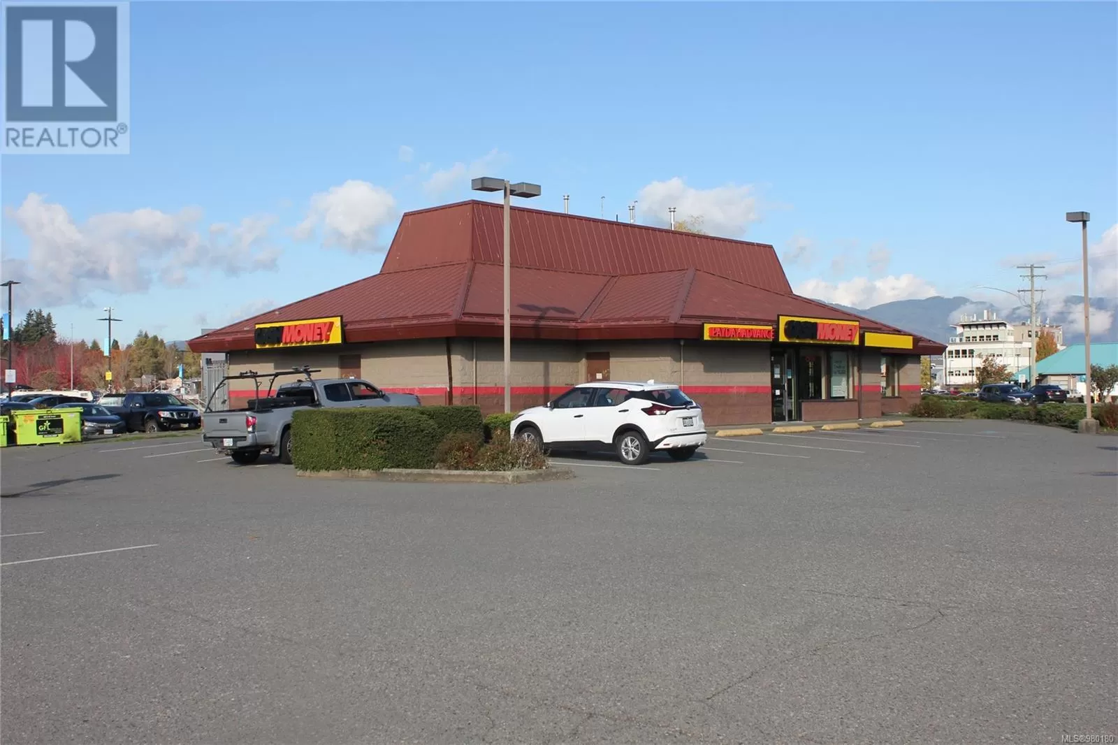 Retail for rent: 202 5852 Trans Canada Hwy, Duncan, British Columbia V9L 3S1