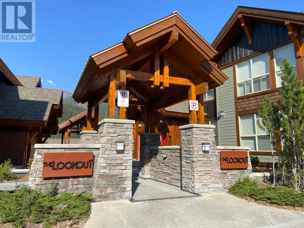 Row / Townhouse for rent: 2049 Summit Drive Unit# 214d, Panorama, British Columbia V0A 1T0