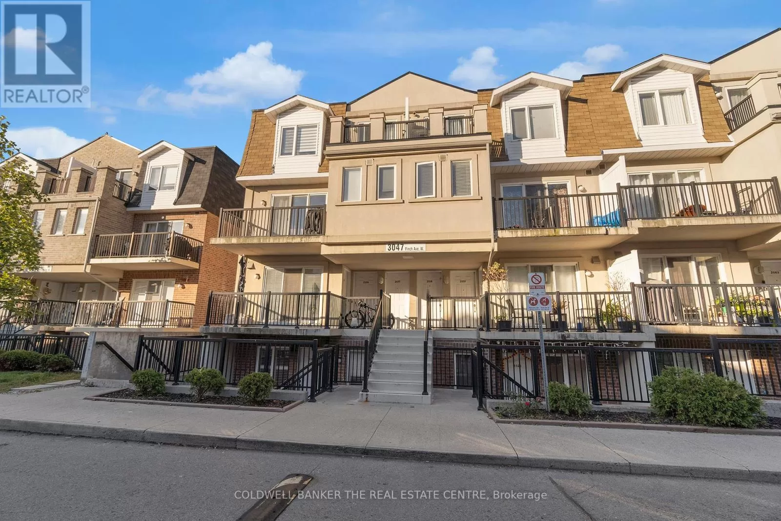 Row / Townhouse for rent: 2057 - 3047 Finch Avenue W, Toronto, Ontario M9M 0A5