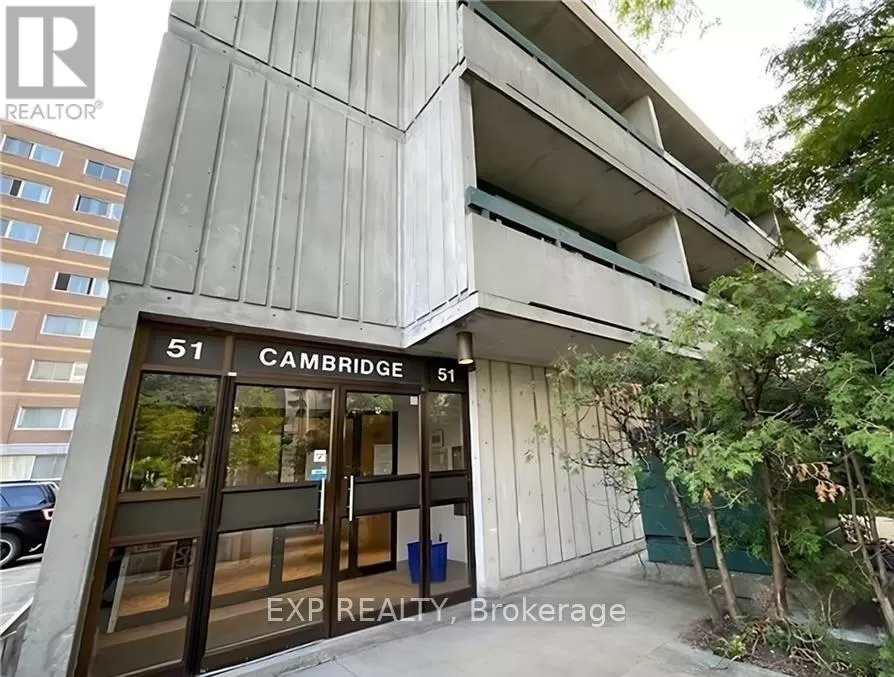 Other for rent: 206 - 51 Cambridge Street N, Ottawa, Ontario K1R 7A4