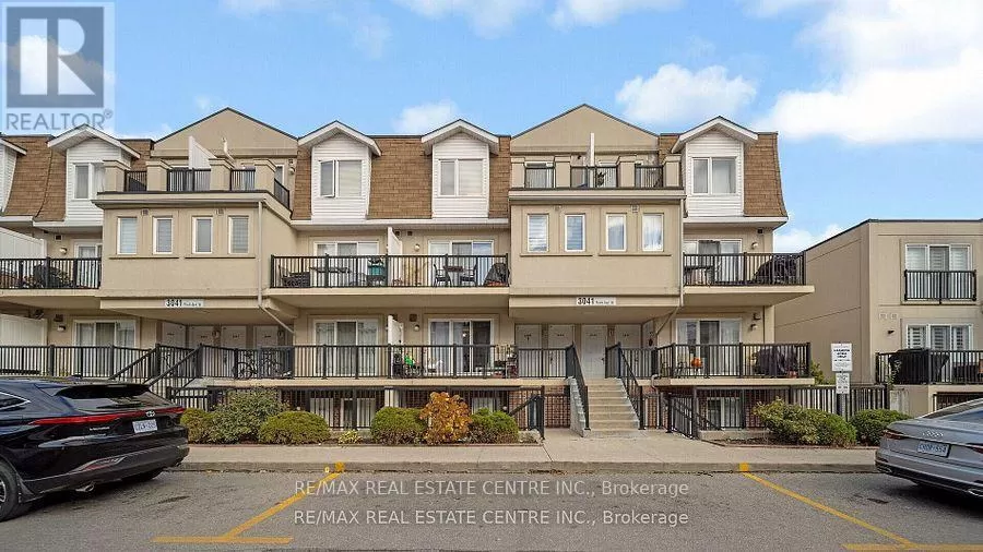 Row / Townhouse for rent: 2067 - 3041 Finch Avenue W, Toronto, Ontario M9M 0A4