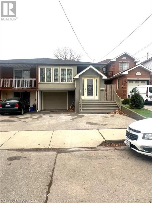 House for rent: 208 Picton Street E, Hamilton, Ontario L8L 3W9