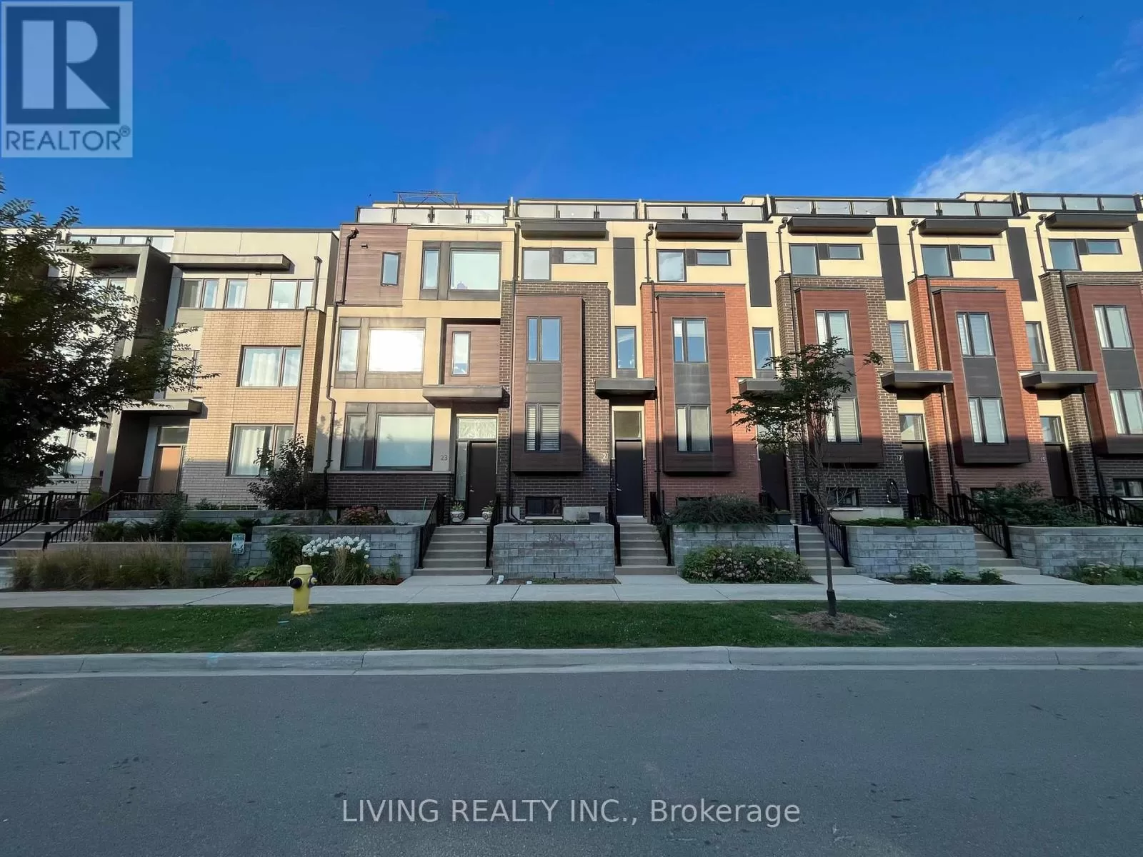 Row / Townhouse for rent: 21 Caroline Carpenter Grove, Toronto (Downsview-Roding-CFB), Ontario M3K 0B1