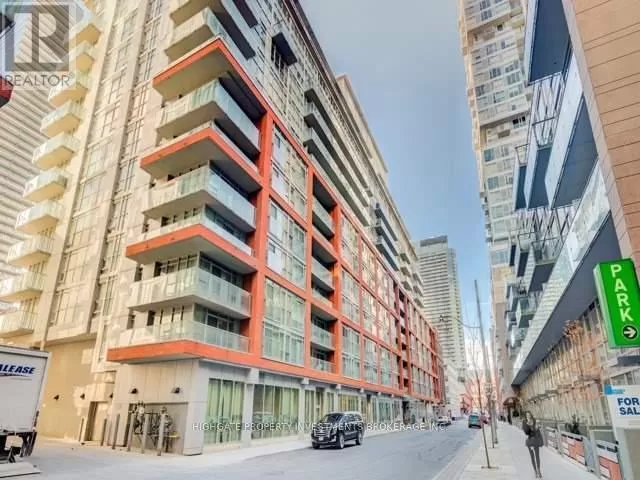 Apartment for rent: 212 - 21 Nelson Street, Toronto, Ontario M5V 1T8