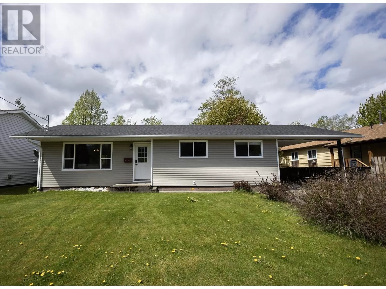 House for rent: 2307 Evergreen Street, Terrace, British Columbia V8G 4S6