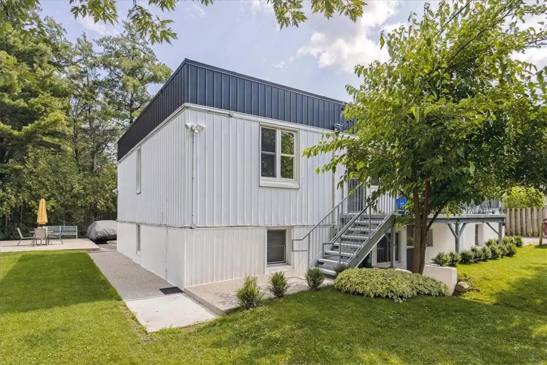 House for rent: 2336 Mountainside Drive, Burlington, Ontario L7P 1C2