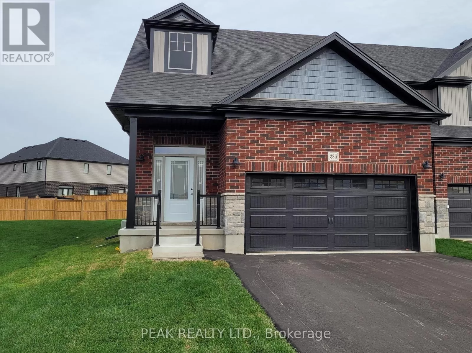 Row / Townhouse for rent: 236 Applewood Street, Blandford-Blenheim, Ontario N0J 1S0