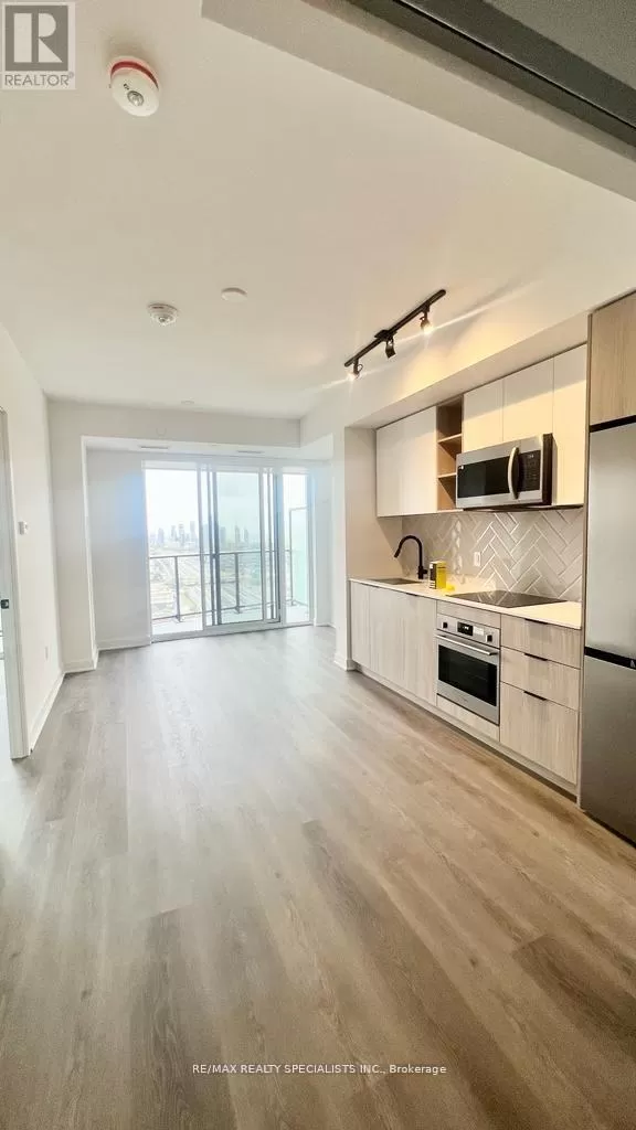 Apartment for rent: 2405 - 36 Zorra Street, Toronto, Ontario M8Z 0G5