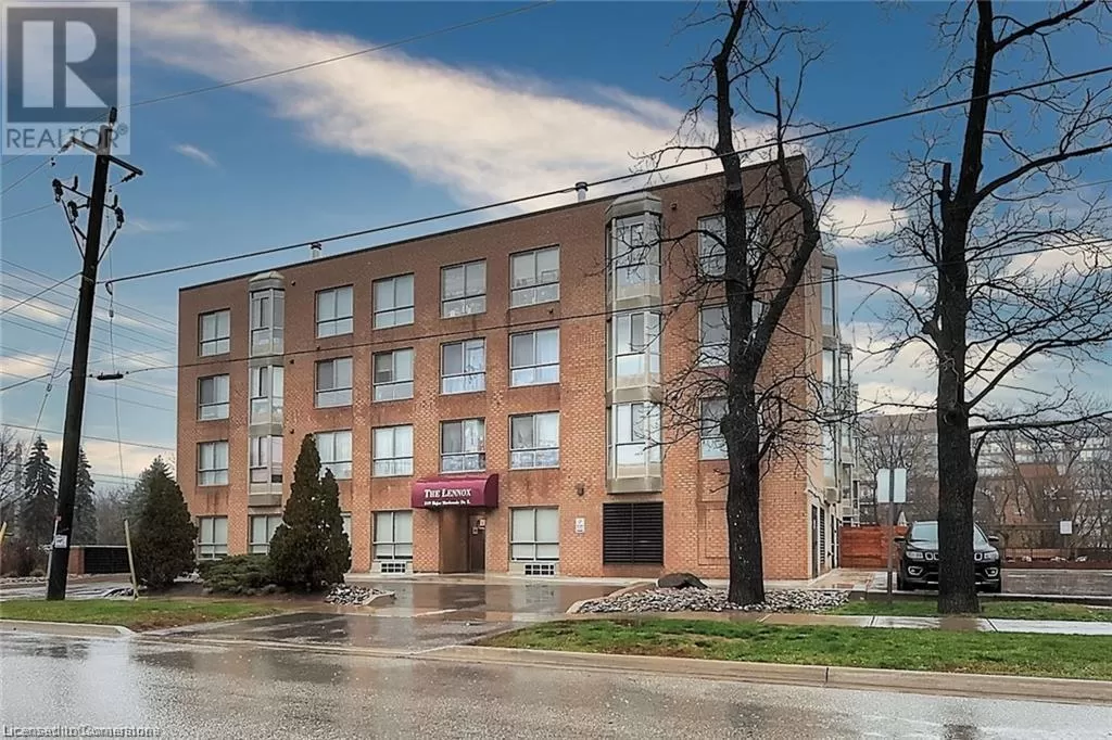 Apartment for rent: 249 Major Mackenzie Drive E Unit# 106, Richmond Hill, Ontario L4C 9M8