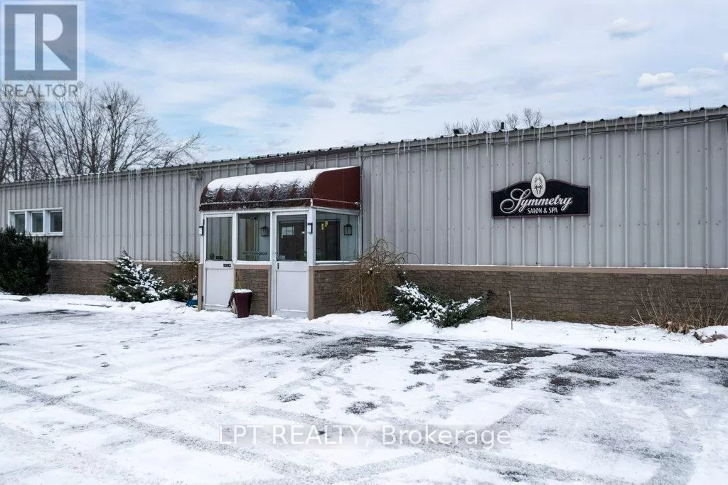 25 Dairy Avenue, Greater Napanee, Ontario K7R 1M4