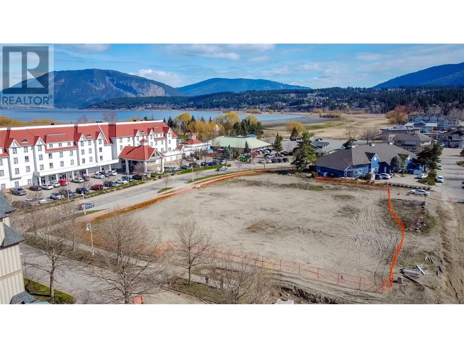 Other for rent: 250 Harbourfront Drive Ne, Salmon Arm, British Columbia V1E 0B3