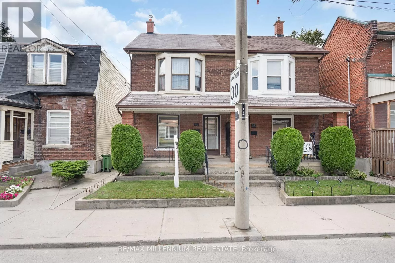 House for rent: 250 Sterling Road, Toronto, Ontario M6R 2B9