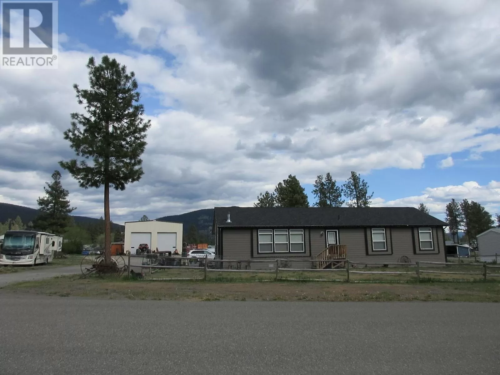 House for rent: 2544 Corkle Street, Merritt, British Columbia V0K 1Y0