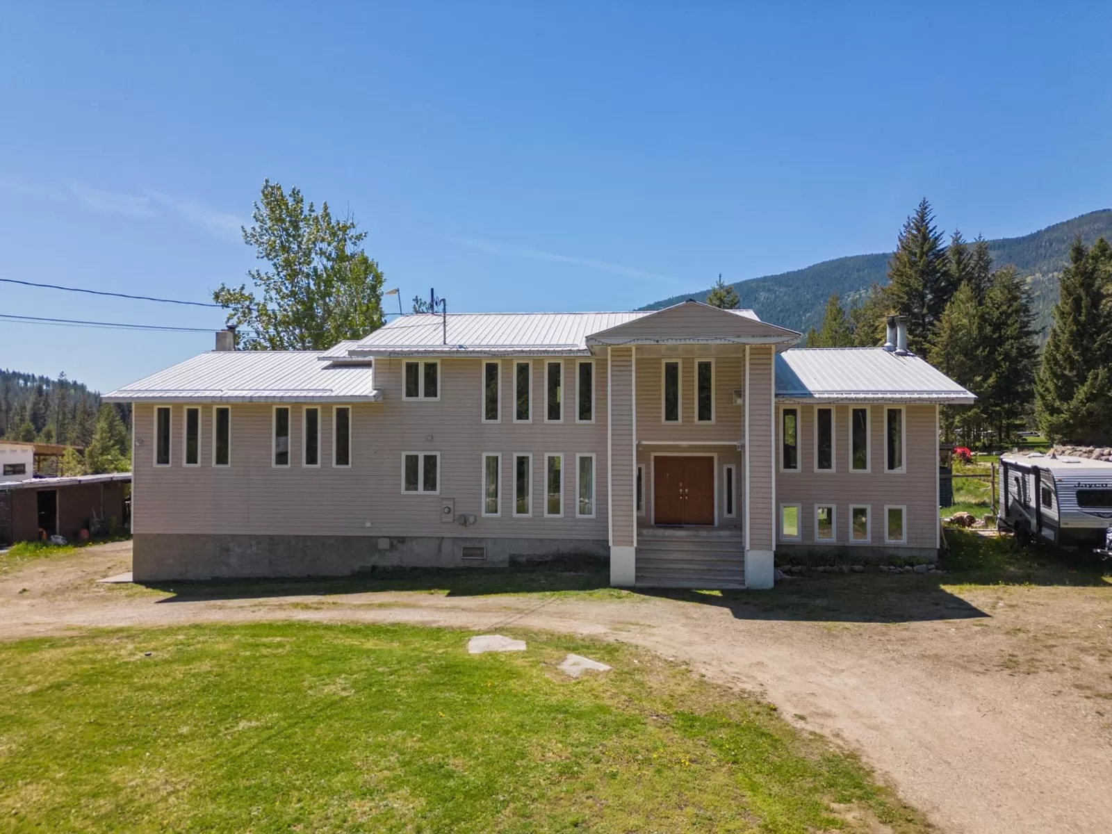 House for rent: 2642 Norns Creek Road, Castlegar, British Columbia V1N 4T3