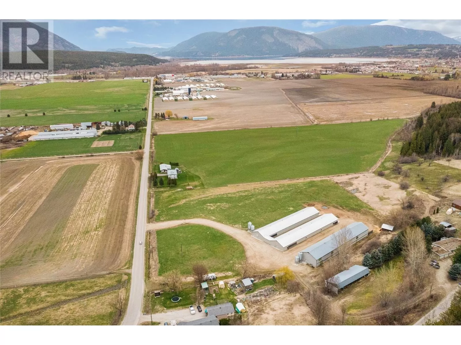 Other for rent: 2811 Foothill Road Sw, Salmon Arm, British Columbia V1E 1L7