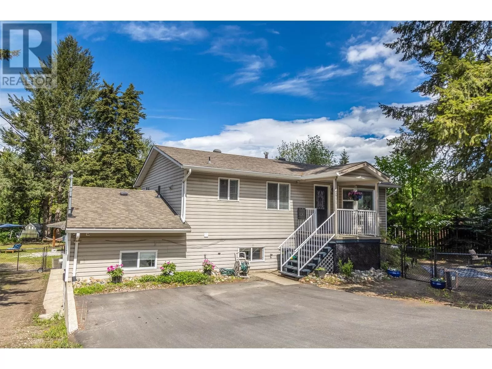 House for rent: 2911 Auto Road Se, Salmon Arm, British Columbia V1E 2H5