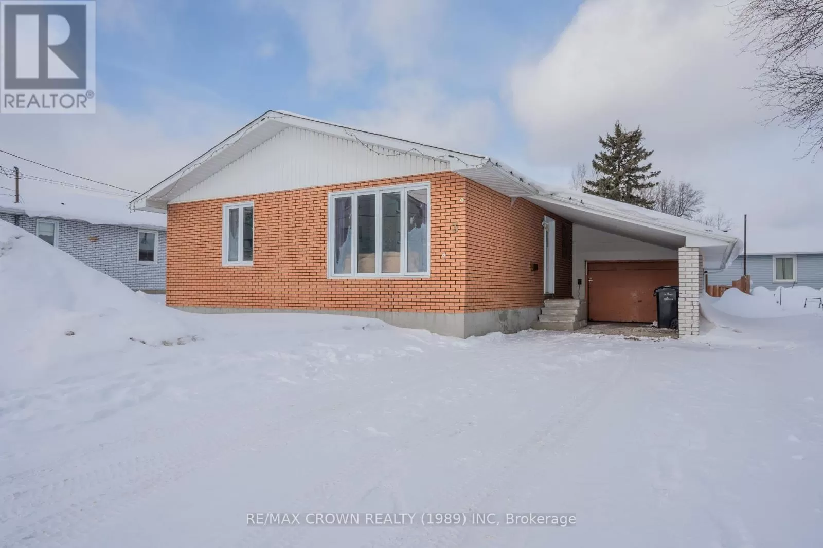 House for rent: 3 Frontenac Crescent, Kapuskasing, Ontario P5N 2H6