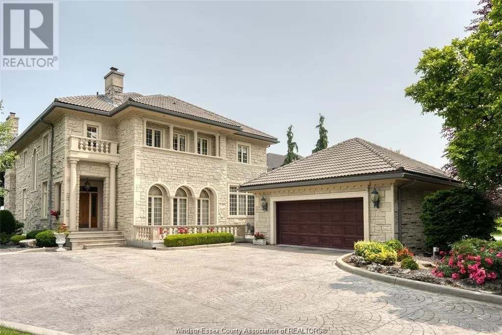 House for rent: 300 Elmgrove Drive, Lakeshore, Ontario N8N 3S4