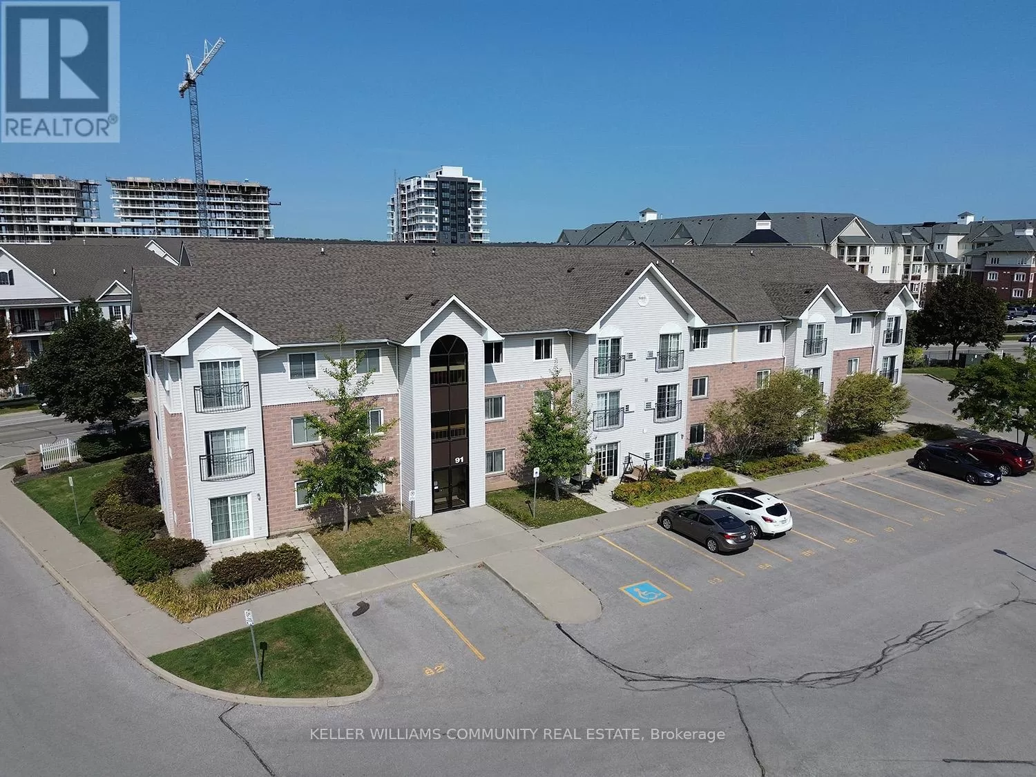 Apartment for rent: 301 - 91 Aspen Springs Drive, Clarington, Ontario L1C 5J9