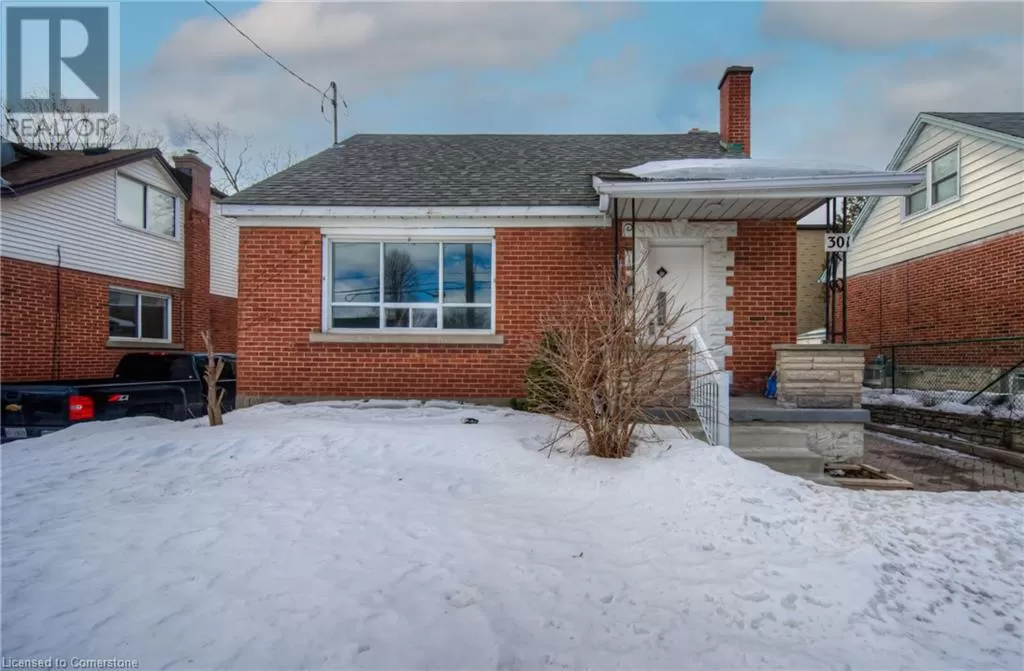 House for rent: 301 Highland Road E, Kitchener, Ontario N2M 3W6