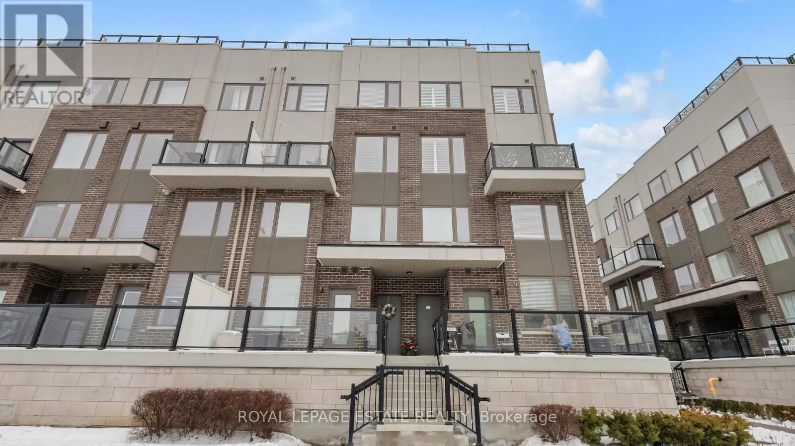 Row / Townhouse for rent: 302 - 1460 Whites Road N, Pickering, Ontario L1V 0E8