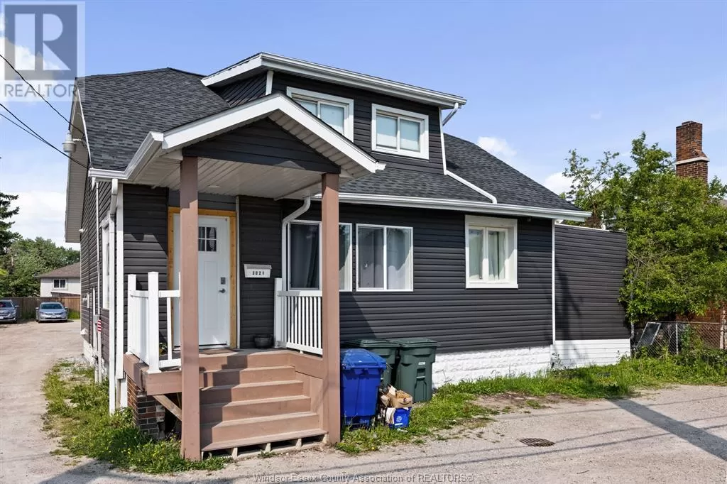 Duplex for rent: 3021 Walker Road, Windsor, Ontario N8W 3R4