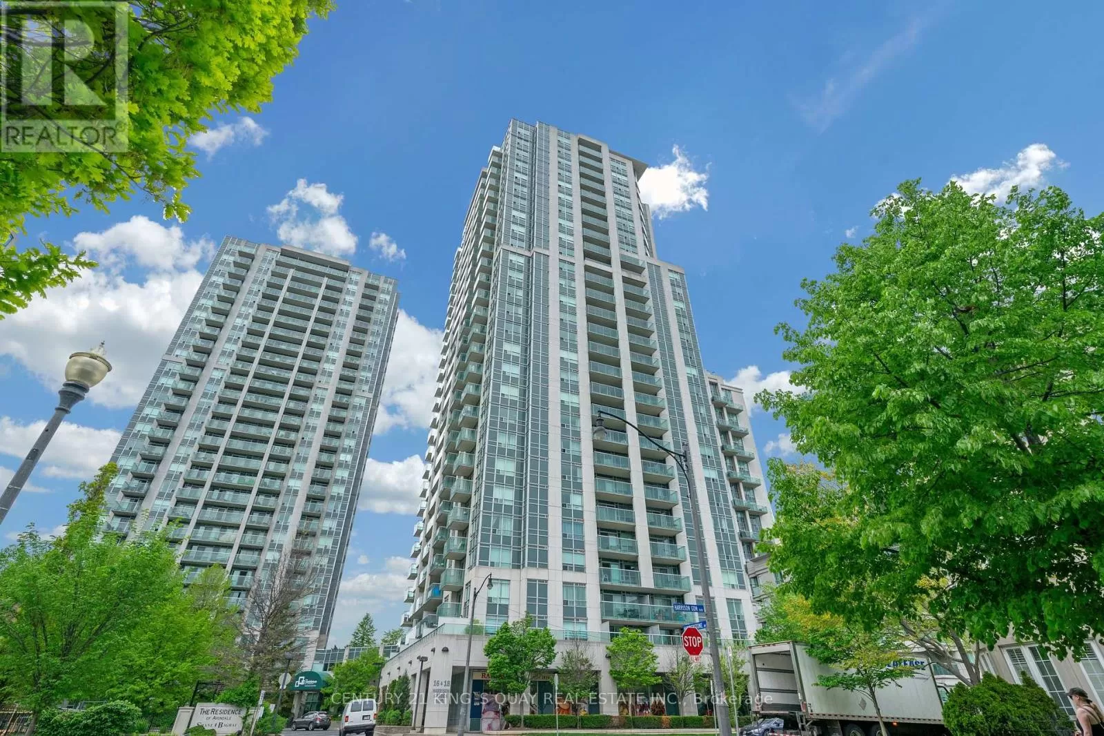 Apartment for rent: 303 - 16 Harrison Garden Boulevard, Toronto, Ontario M2N 7J6
