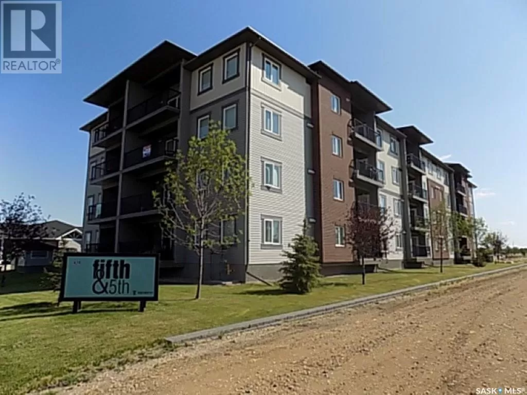 Apartment for rent: 303 820 5th Street Ne, Weyburn, Saskatchewan S4H 2V2