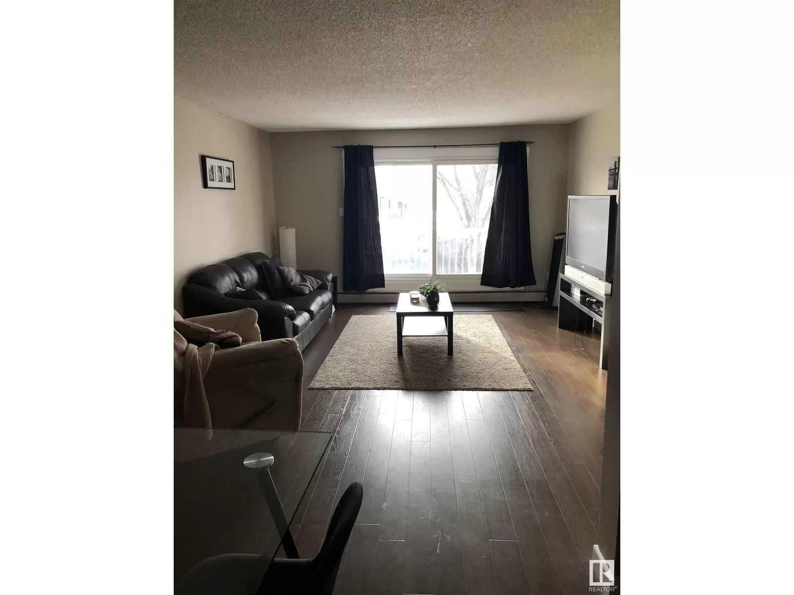 Apartment for rent: #304 10615 110 St Nw Nw, Edmonton, Alberta T5H 3C7