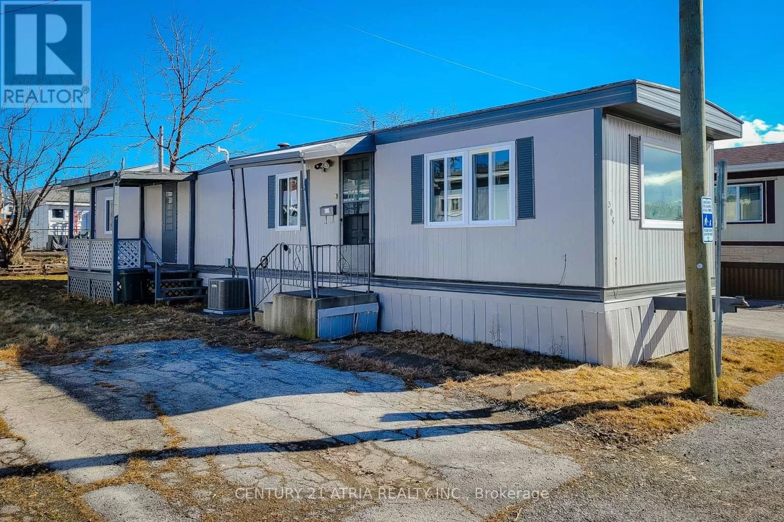 Mobile Home for rent: 304 - 241 St. Paul Street W, St. Catharines, Ontario L2S 2E5