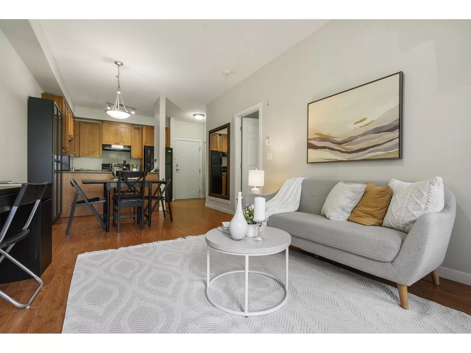 Apartment for rent: 305 13277 108th Avenue, Surrey, British Columbia V3T 0A9