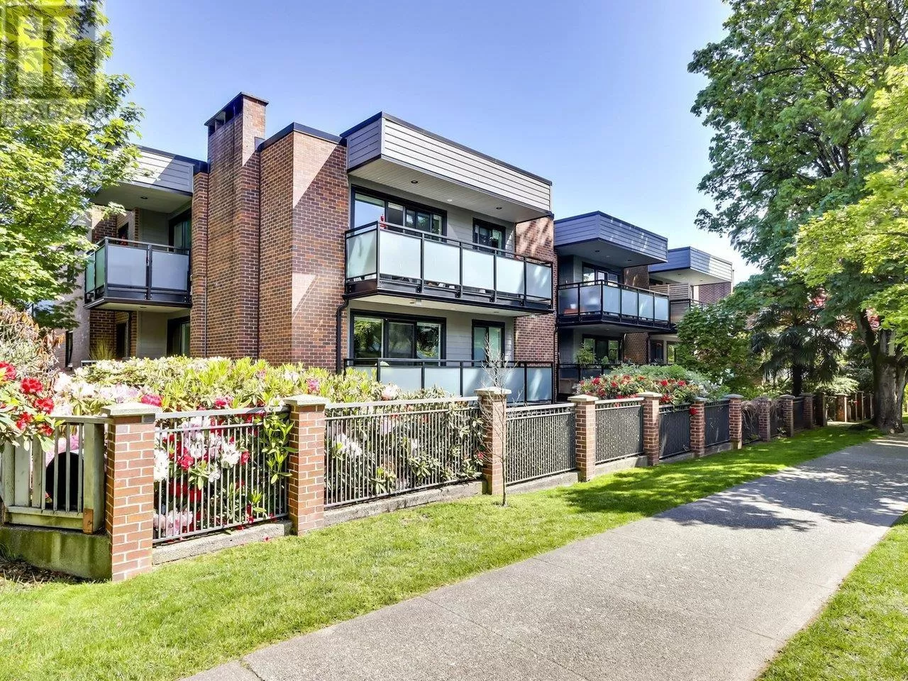 Apartment for rent: 307 2255 York Avenue, Vancouver, British Columbia V6K 1C5