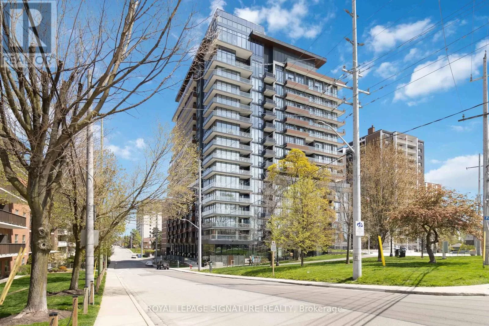 Apartment for rent: 309 - 21 Park Street E, Mississauga, Ontario L5G 1L7