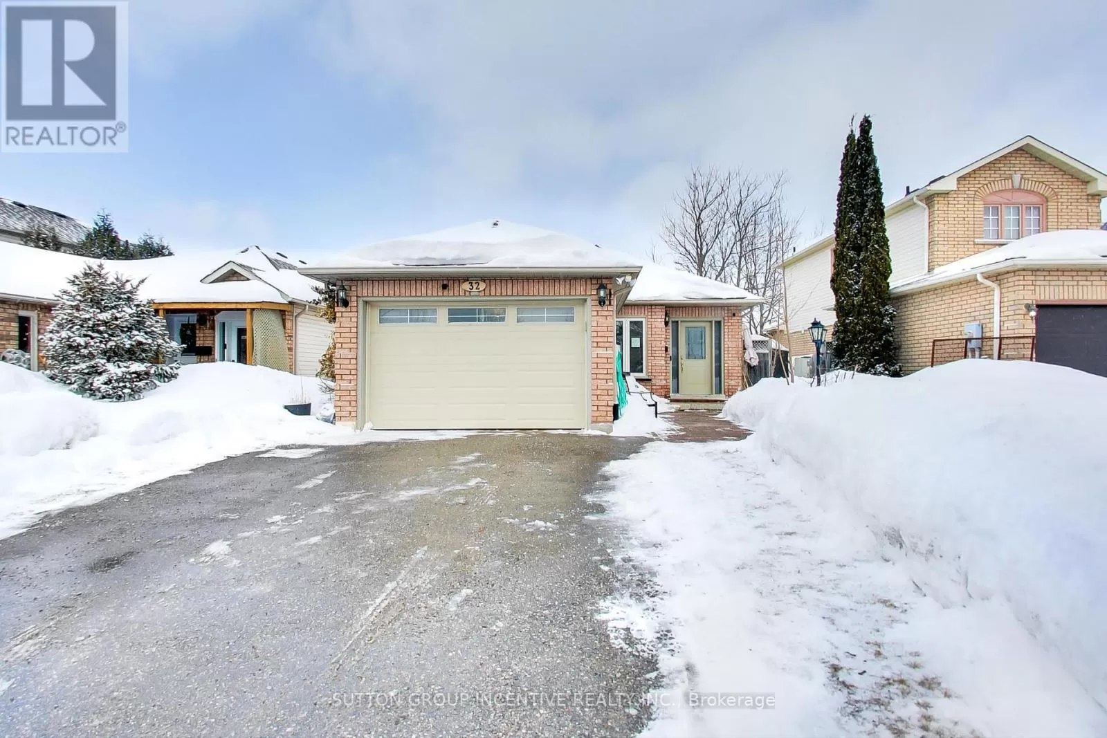 House for rent: 32 Gore Drive, Barrie, Ontario L4N 8L3