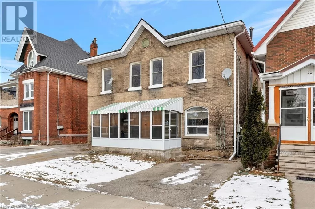 Duplex for rent: 32-34 Arthur Street, Brantford, Ontario N3S 3H5