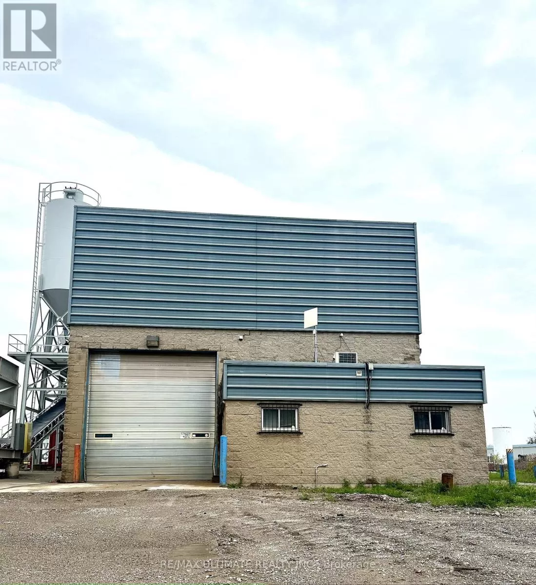 Warehouse for rent: 3249 9th Line, Innisfil, Ontario L9S 3Z4