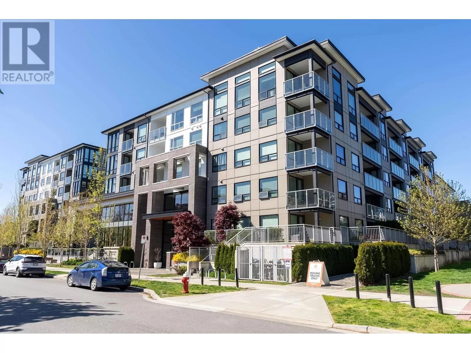 Apartment for rent: 327 9233 Odlin Road, Richmond, British Columbia V6X 0V4