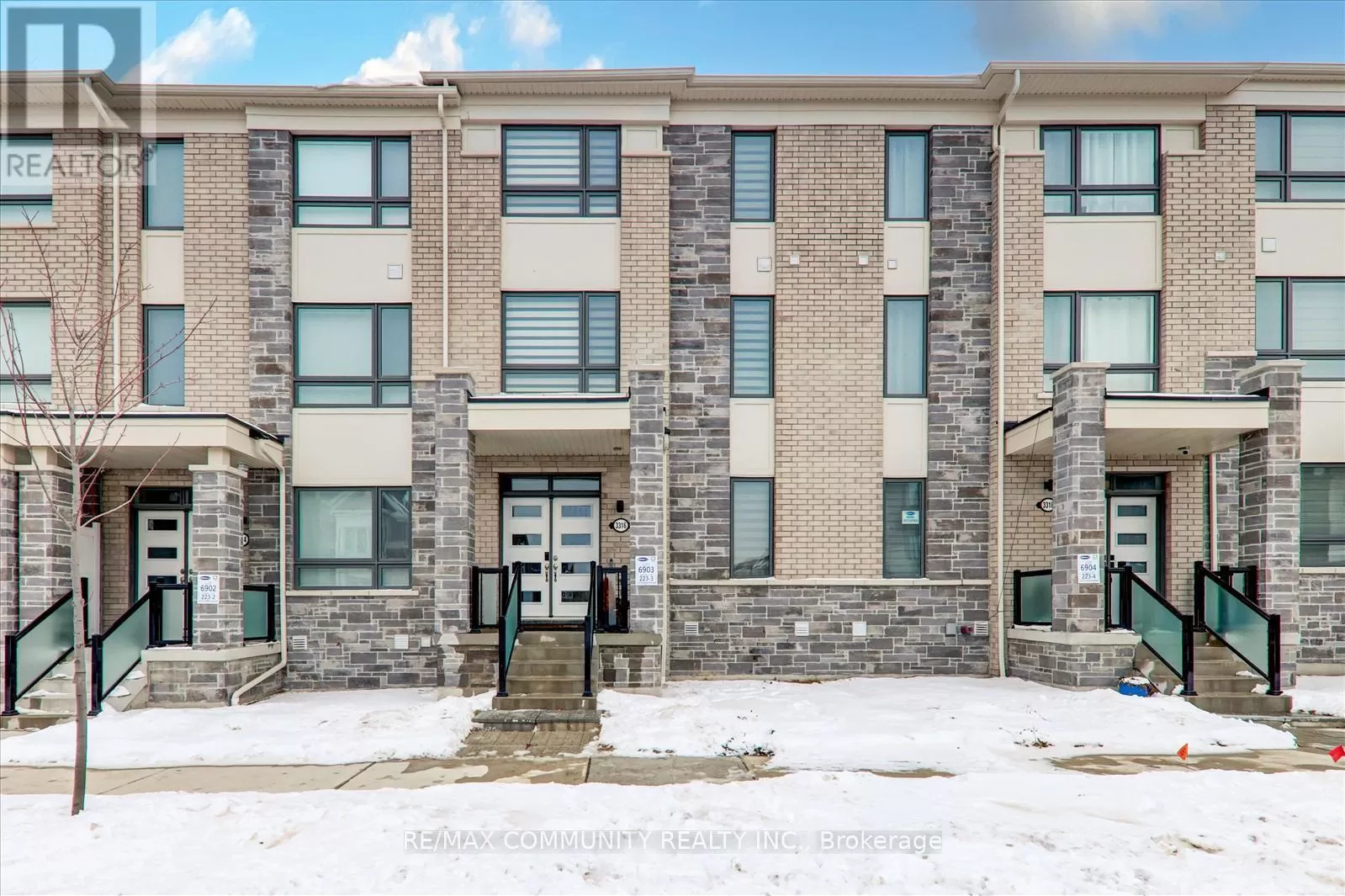 Row / Townhouse for rent: 3316 Thunderbird Promenade, Pickering, Ontario L1X 0N4