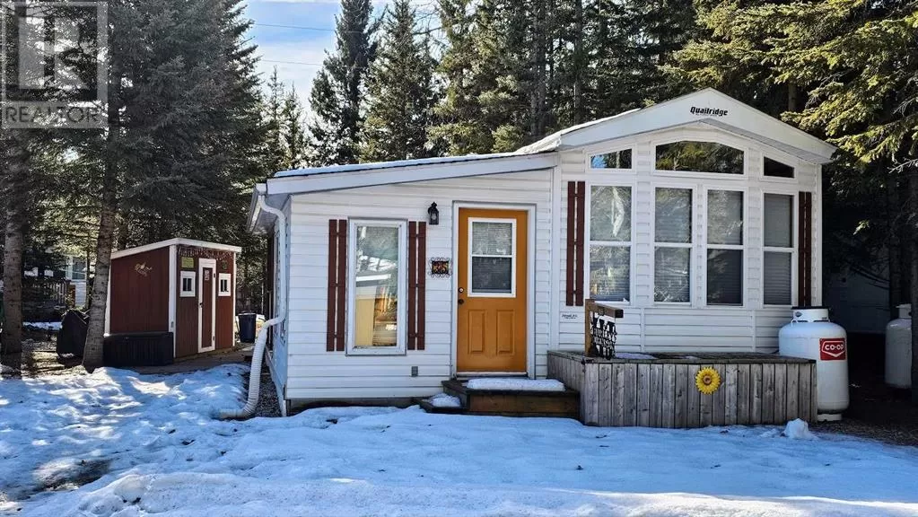 Manufactured Home for rent: 35, 200 4 Avenue Sw, Sundre, Alberta T0M 1X0