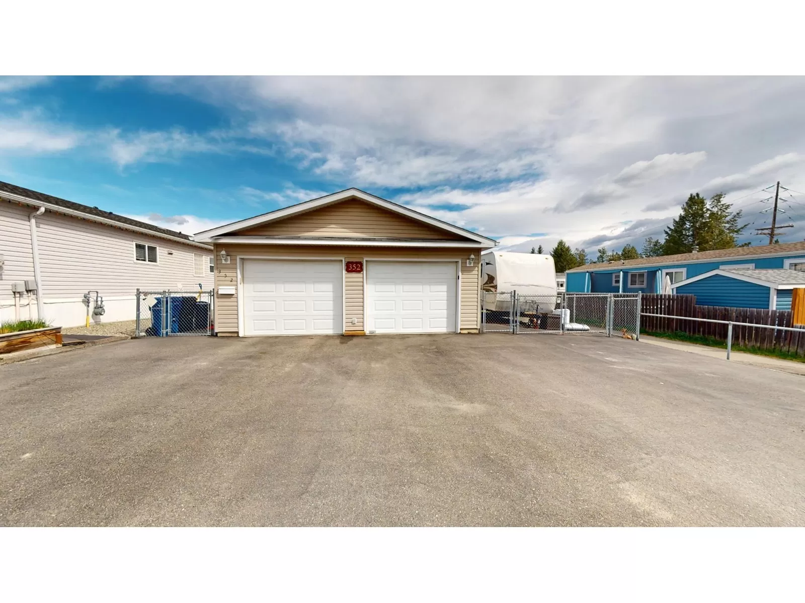 House for rent: 352 Mission Crescent, Cranbrook, British Columbia V1C 6S5