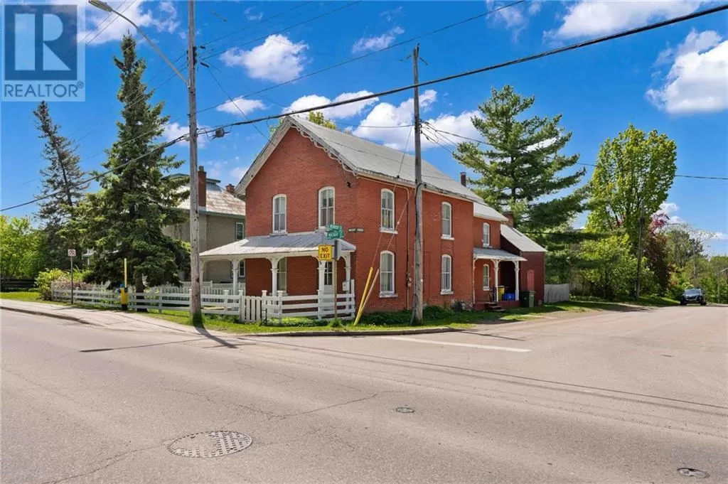 House for rent: 362 Mackay Street, Pembroke, Ontario K8A 1C9