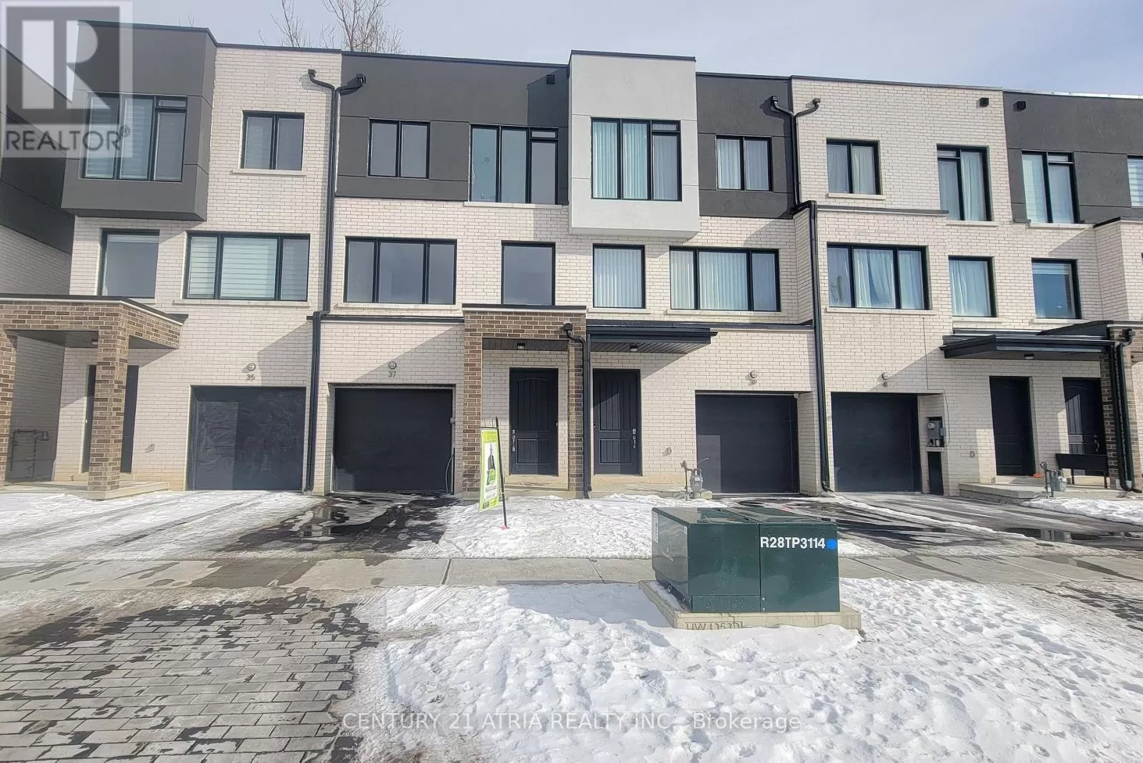 Row / Townhouse for rent: 37 Persica Street, Richmond Hill, Ontario L4E 2T3