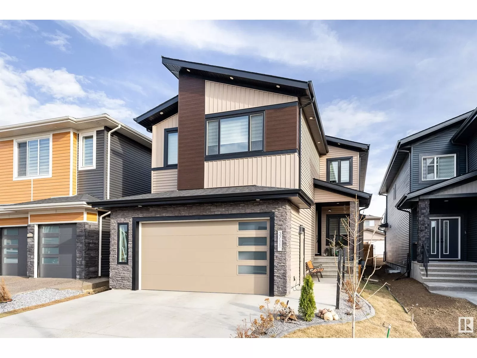 House for rent: 3711 3 Av Sw, Edmonton, Alberta T6X 2W3