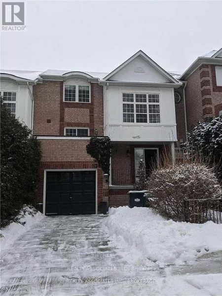 Row / Townhouse for rent: 38 - 199 Hillcrest Avenue, Mississauga, Ontario L5B 4L5